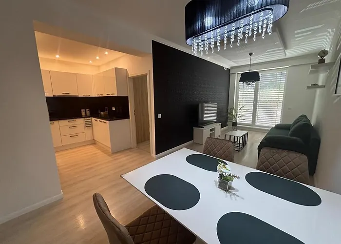 Zelene Atrium Premium شقة ترنافا